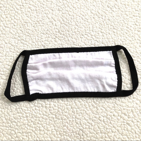 🔴 5 for $10 ONE Zenana Star Print Red Face Mask - Picture 6 of 8